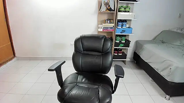 imtonny19 online show from October 2025 12:55:02 AM