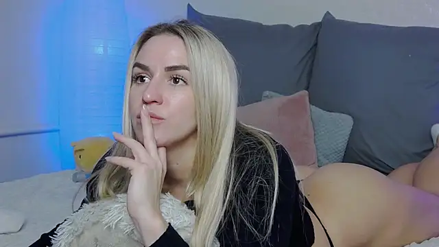 SofiJames online show from January 2025 09:51:02 AM