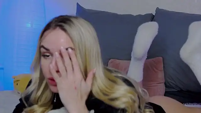 SofiJames online show from February 2025 10:26:01 AM