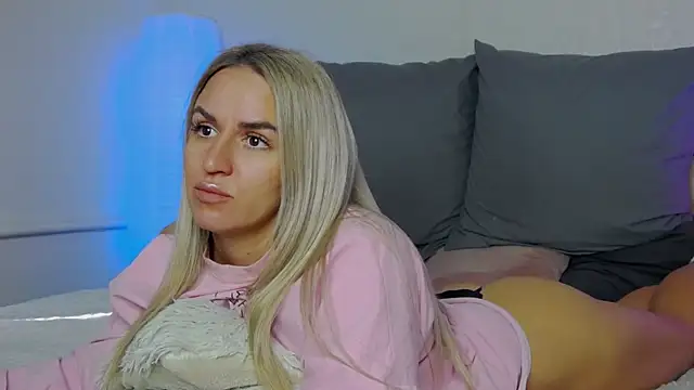 SofiJames online show from October 2025 07:03:02 AM