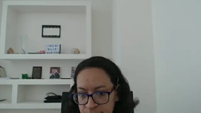 evelin king online show from October 2025 03:18:01 PM