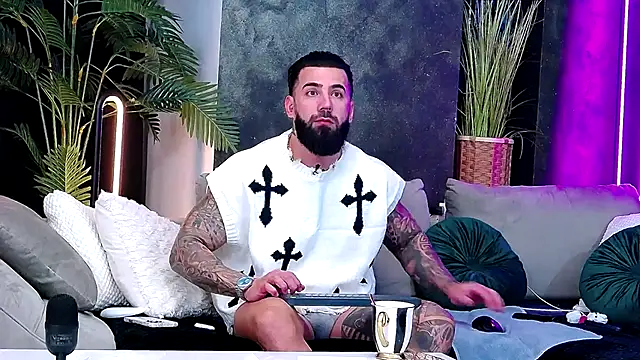 masterkingofmusclee online show from December 2025 09:32:01 PM