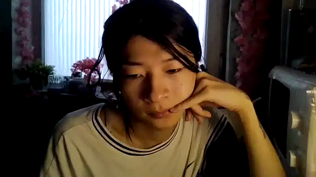 CarlyJoy online show from October 2025 12:47:02 PM