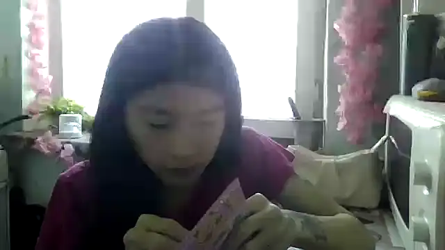 CarlyJoy online show from October 2025 11:10:01 AM