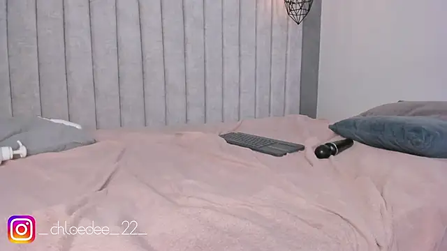 chloe d online show from February 2025 05:59:01 PM