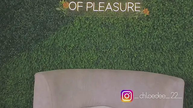 chloe d online show from October 2025 12:25:01 PM