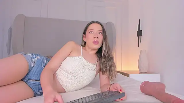 chloe d online show from November 2025 02:07:02 PM