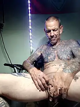 deepstroker42071 online show from October 2025 06:13:02 AM