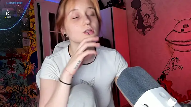 Snapshot of Sunny_Mouse_ chatting on February 2025 03:27:01 PM Sunny Mouse online show from February 2025 03:27:01 PM