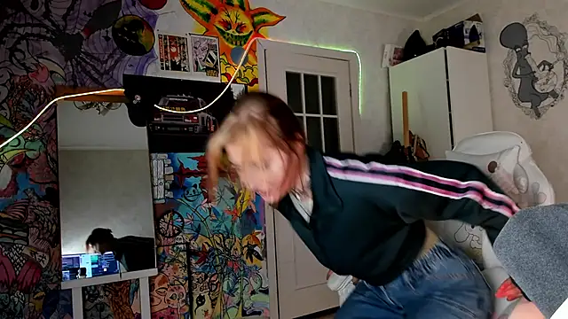 Snapshot of Sunny_Mouse_ chatting on March 2025 07:28:01 PM Sunny Mouse online show from March 2025 07:28:01 PM