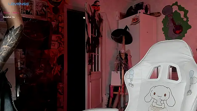 Snapshot of Sunny_Mouse_ chatting on October 2025 05:50:02 PM Sunny Mouse online show from October 2025 05:50:02 PM