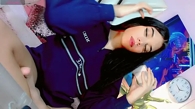 Hannahsmit online show from December 2024 05:21:01 AM