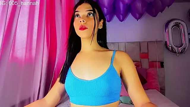 Hannahsmit online show from October 2025 09:37:01 PM