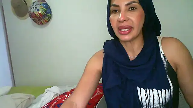 Snapshot of salome__milf chatting on February 2026 02:43:01 AM salome milf online show from February 2026 02:43:01 AM