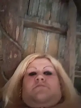 Snapshot of ducicsajsziii chatting on March 2025 08:22:01 PM ducicsajsziii online show from March 2025 08:22:01 PM