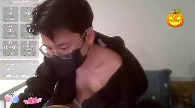 Gwencloudy online show from February 2025 06:53:02 AM