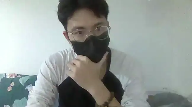 Gwencloudy online show from February 2025 04:17:02 PM