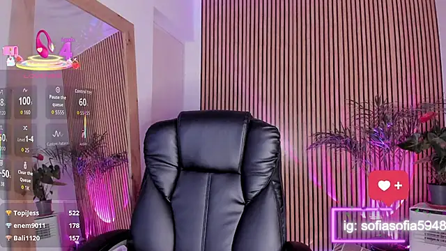 Snapshot of sofiah_ chatting on October 2025 07:01:02 PM sofiah online show from October 2025 07:01:02 PM