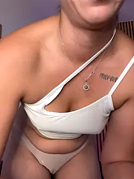 Snapshot of sofiah_ chatting on November 2025 04:44:01 PM sofiah online show from November 2025 04:44:01 PM