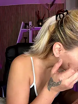 Snapshot of sofiah_ chatting on January 2026 07:21:01 AM sofiah online show from January 2026 07:21:01 AM