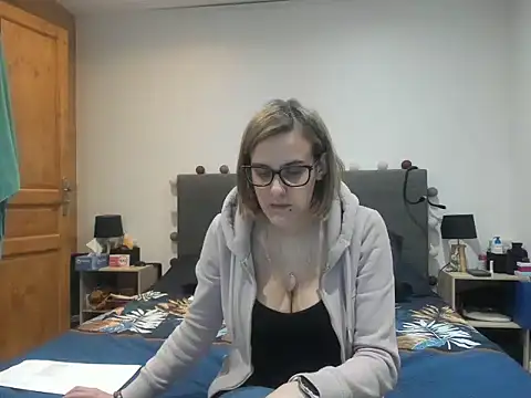 Snapshot of Madame_Callie chatting on April 2026 02:00:02 PM Madame Callie online show from April 2026 02:00:02 PM