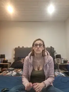 Snapshot of Madame_Callie chatting on May 2026 05:53:02 PM Madame Callie online show from May 2026 05:53:02 PM