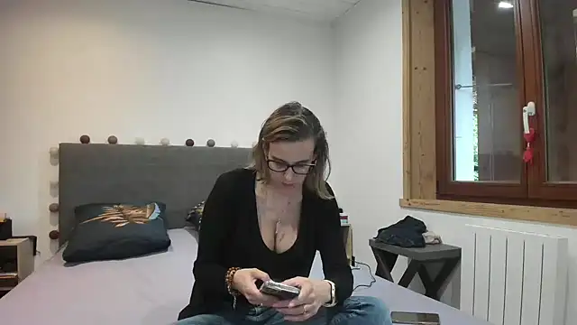 Snapshot of Madame_Callie chatting on June 2026 01:23:01 PM Madame Callie online show from June 2026 01:23:01 PM