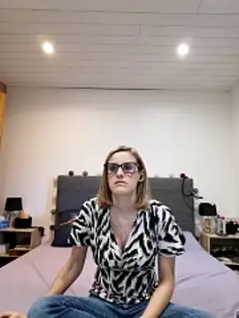 Snapshot of Madame_Callie chatting on June 2026 08:05:02 AM Madame Callie online show from June 2026 08:05:02 AM