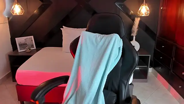 dark gotica online show from March 2025 07:44:02 PM