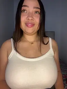 Snapshot of MissPerlaa chatting on December 2024 05:25:01 PM MissPerlaa online show from December 2024 05:25:01 PM