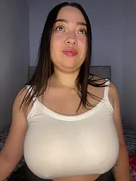 Snapshot of MissPerlaa chatting on December 2024 08:36:02 PM MissPerlaa online show from December 2024 08:36:02 PM