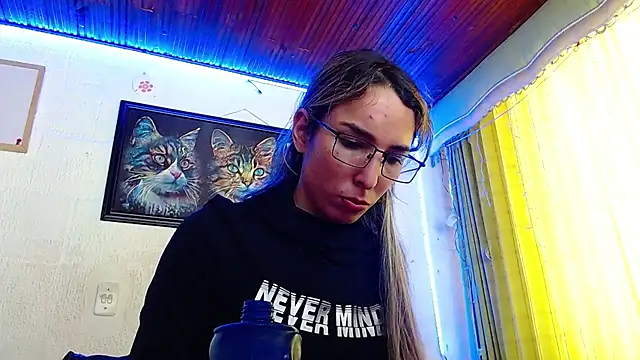 Snapshot of Niky_777 chatting on January 2025 08:49:02 PM Niky 777 online show from January 2025 08:49:02 PM