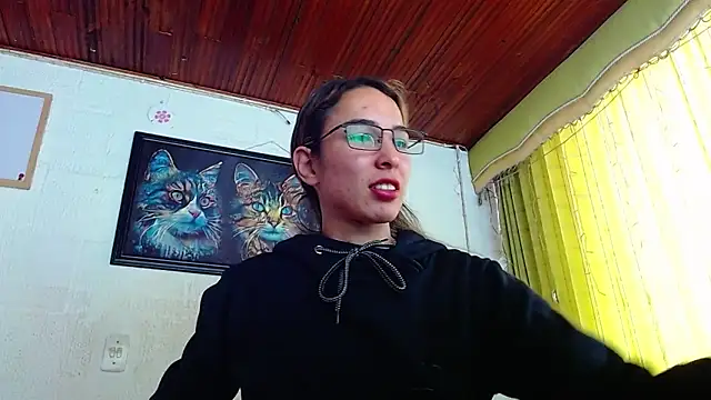 Snapshot of Niky_777 chatting on January 2025 05:28:02 PM Niky 777 online show from January 2025 05:28:02 PM