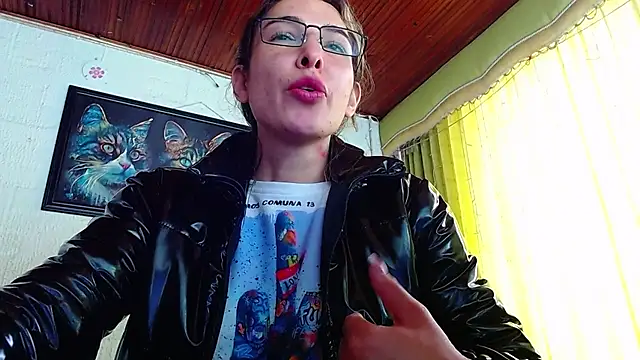 Snapshot of Niky_777 chatting on February 2025 06:07:01 PM Niky 777 online show from February 2025 06:07:01 PM