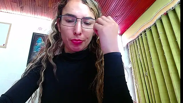 Snapshot of Niky_777 chatting on February 2025 02:04:02 AM Niky 777 online show from February 2025 02:04:02 AM