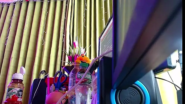 Snapshot of Niky_777 chatting on February 2025 09:59:01 PM Niky 777 online show from February 2025 09:59:01 PM