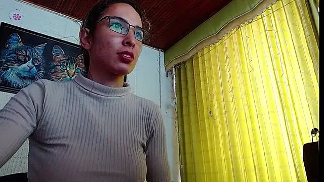 Snapshot of Niky_777 chatting on February 2025 07:03:02 PM Niky 777 online show from February 2025 07:03:02 PM