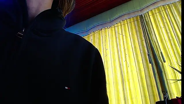 Snapshot of Niky_777 chatting on March 2025 06:59:02 PM Niky 777 online show from March 2025 06:59:02 PM