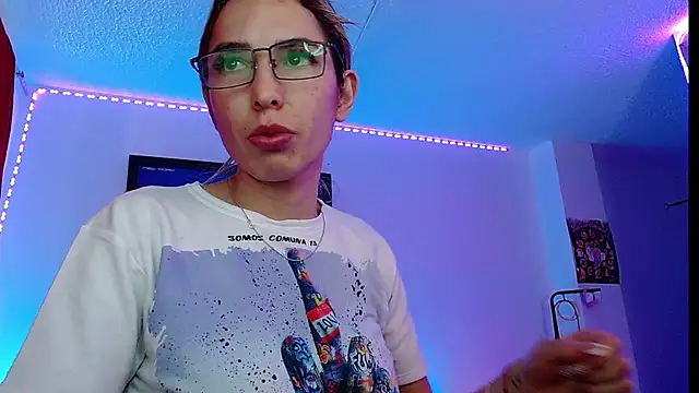 Snapshot of Niky_777 chatting on September 2025 04:51:02 PM Niky 777 online show from September 2025 04:51:02 PM