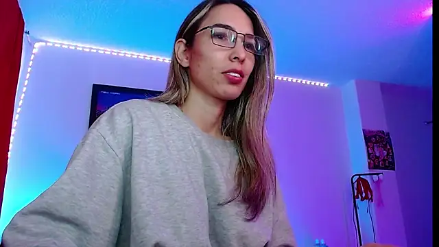 Snapshot of Niky_777 chatting on September 2025 06:13:02 PM Niky 777 online show from September 2025 06:13:02 PM