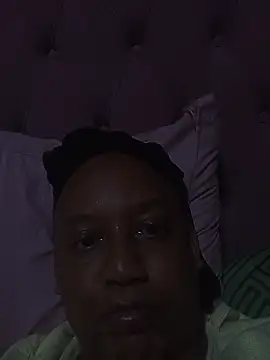 Snapshot of ShooingBunch chatting on May 2026 08:33:02 AM ShooingBunch online show from May 2026 08:33:02 AM