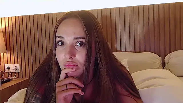 Snapshot of MeIisaLove chatting on December 2024 06:54:02 PM MeIisaLove online show from December 2024 06:54:02 PM