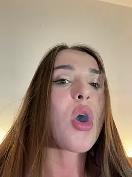 Snapshot of MeIisaLove chatting on December 2024 04:53:02 AM MeIisaLove online show from December 2024 04:53:02 AM