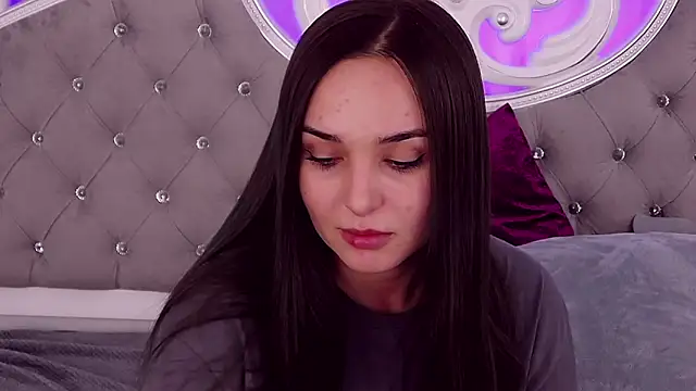 Snapshot of MeIisaLove chatting on March 2025 03:33:02 AM MeIisaLove online show from March 2025 03:33:02 AM