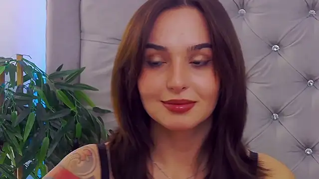 Snapshot of MeIisaLove chatting on October 2025 06:51:02 PM MeIisaLove online show from October 2025 06:51:02 PM