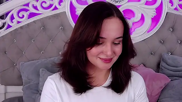 Snapshot of MeIisaLove chatting on November 2025 03:10:02 PM MeIisaLove online show from November 2025 03:10:02 PM