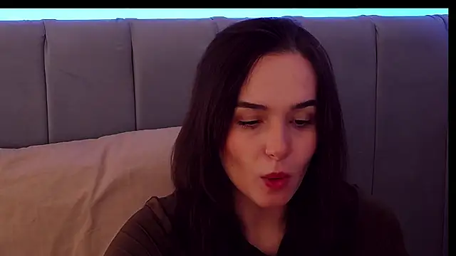 Snapshot of MeIisaLove chatting on November 2025 02:27:02 PM MeIisaLove online show from November 2025 02:27:02 PM