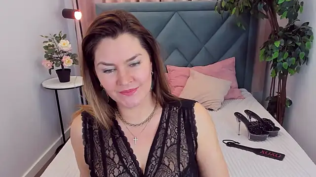 Snapshot of Adele_Russo chatting on February 2025 07:20:02 PM Adele Russo online show from February 2025 07:20:02 PM