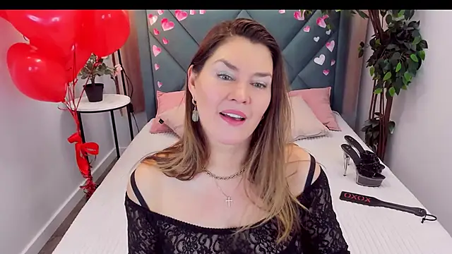 Snapshot of Adele_Russo chatting on February 2025 04:22:02 PM Adele Russo online show from February 2025 04:22:02 PM