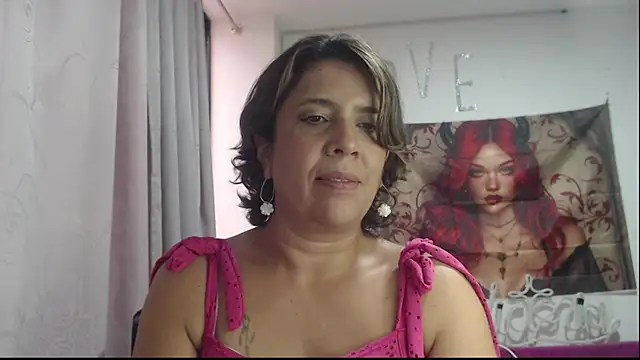 Snapshot of Victoria_meester chatting on November 2025 08:19:02 PM Victoria meester online show from November 2025 08:19:02 PM